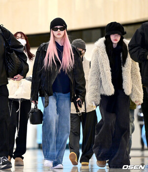 241203 aespa Ningning & Giselle at Gimpo international airport