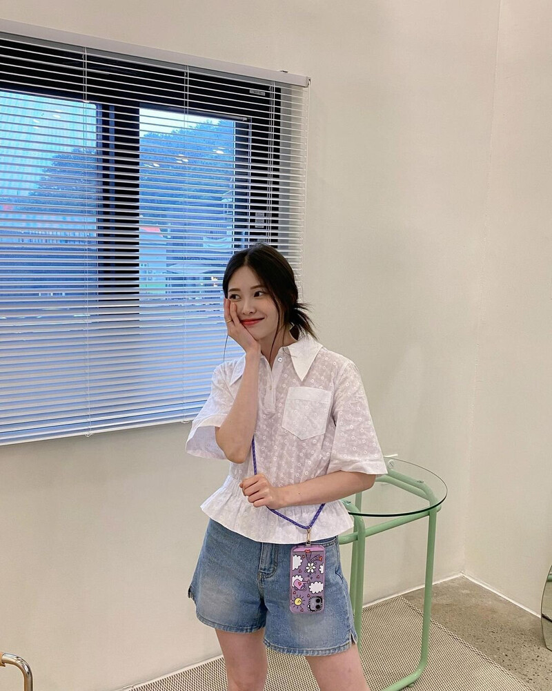 220731 DIA Yebin Instagram Update documents 2