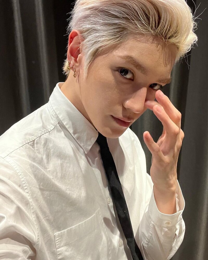 220824 NCT Taeyong Instagram Update documents 2