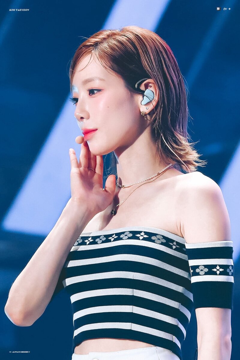 22820 Taeyeon at SMTOWN LIVE 2022: SMCU EXPRESS documents 9