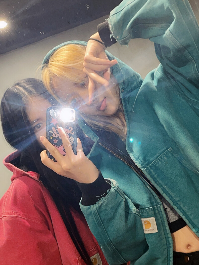 230419 - CHOI YEONJAE Twitter Update with SEO YUNJU documents 4