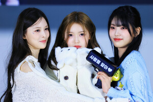 241228 izna Bang Jeemin, Koko & Jeong Saebi at Ktown4u Fansign