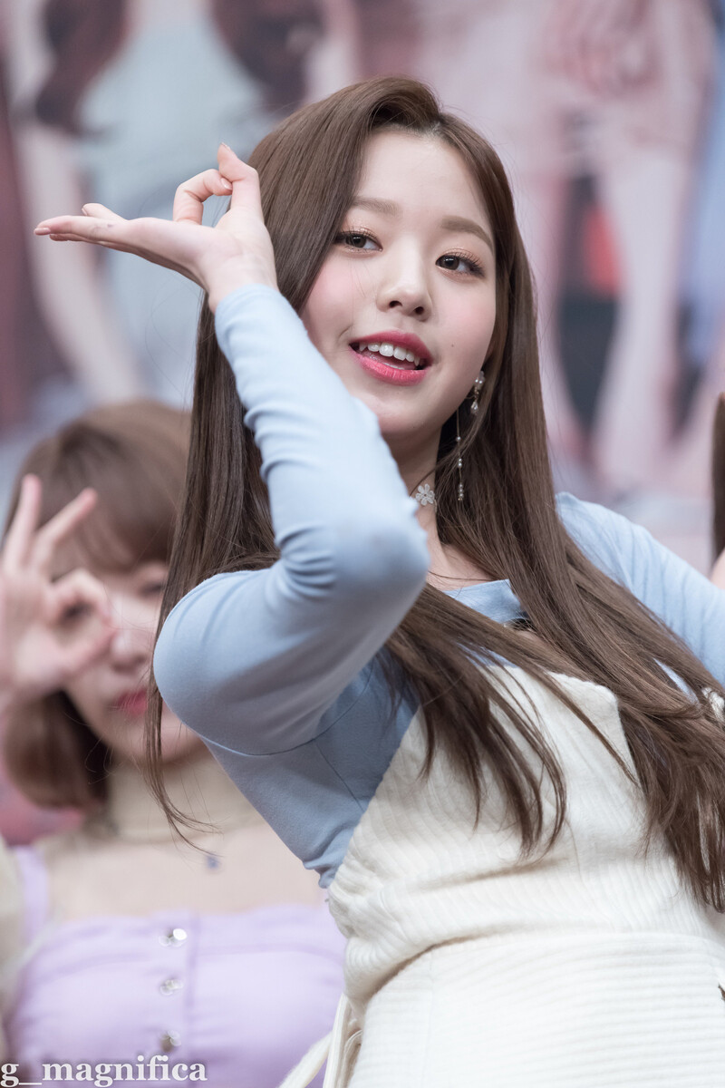 181117 IZ*ONE Wonyoung at Fansign documents 21