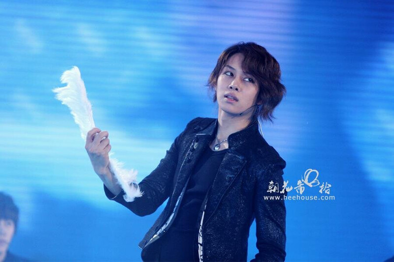 091018 Super Junior Heechul at Super Show 2 in Shanghai documents 1