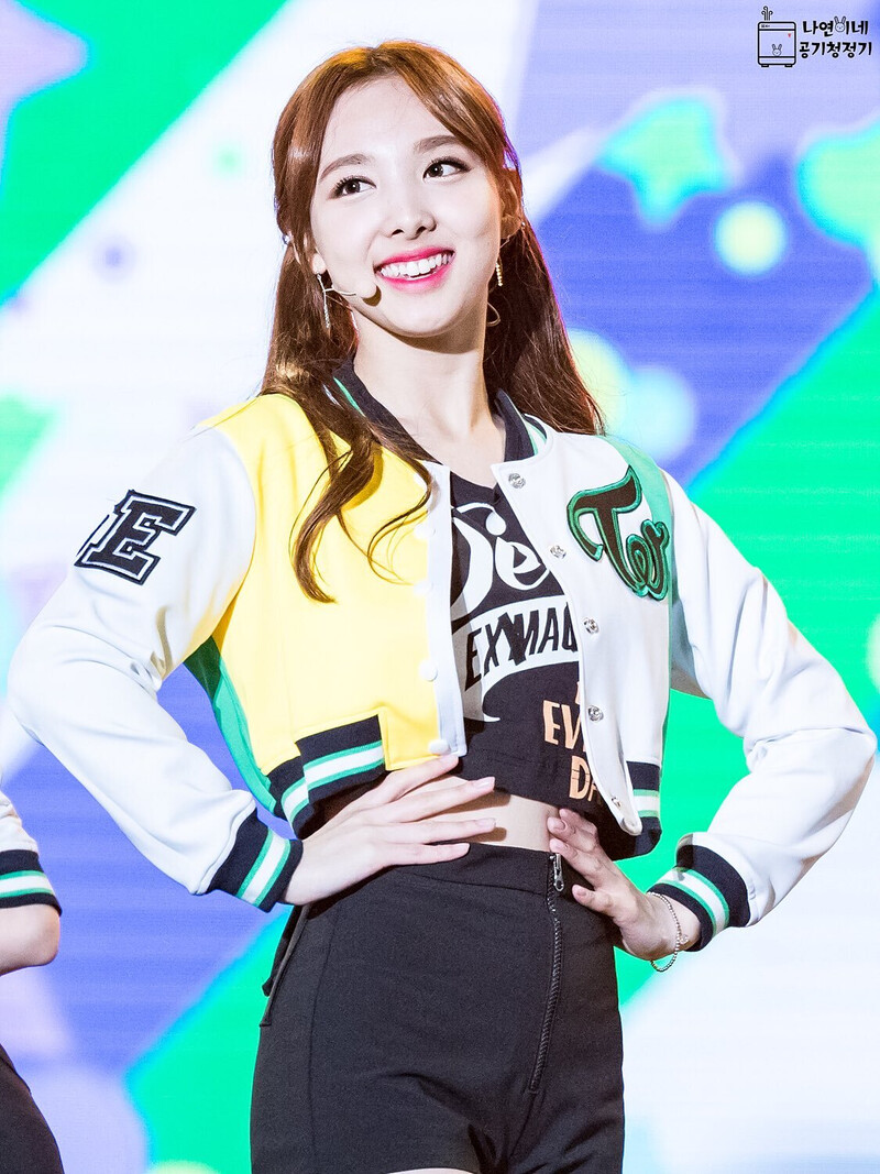 161008 TWICE Nayeon - DMC Korean Music Wave documents 4