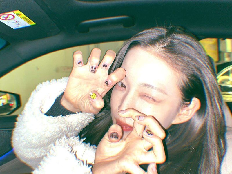 230121 Chaeyoung Instagram Update documents 4