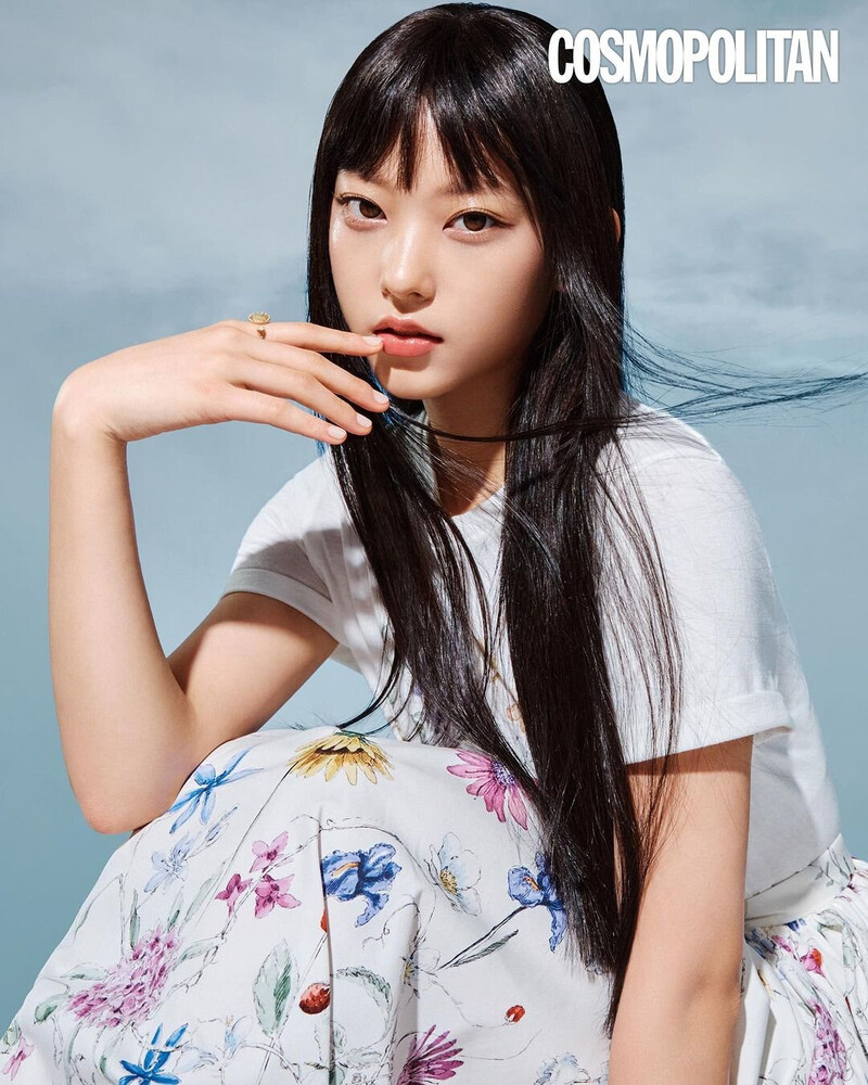 NewJeans Haerin for Cosmopolitan Korea x DIOR Beauty documents 1