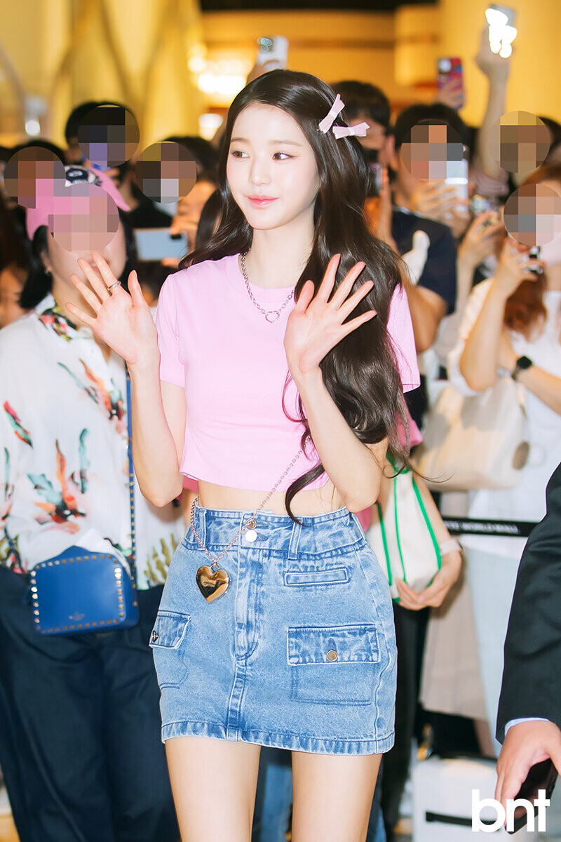 230513 IVE Wonyoung - ‘Barbie x Suecomma Bonnie’ Pop-up Store | kpopping