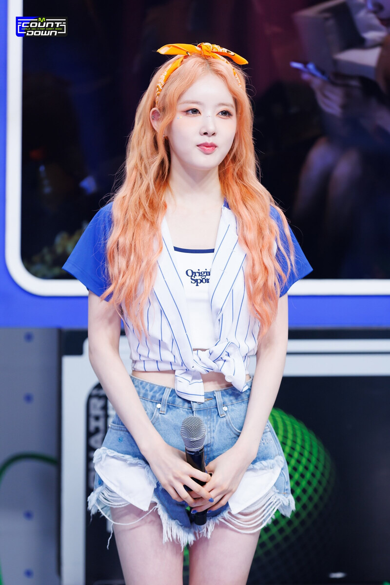 230824 STAYC Sieun & Isa - Special MCs at M COUNTDOWN documents 9