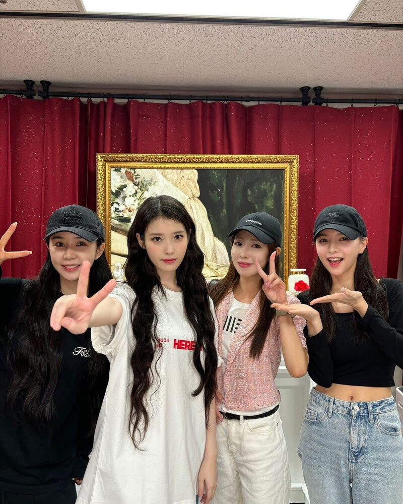 240922 Cao Lu Instagram Update with Fiestar and IU documents 2