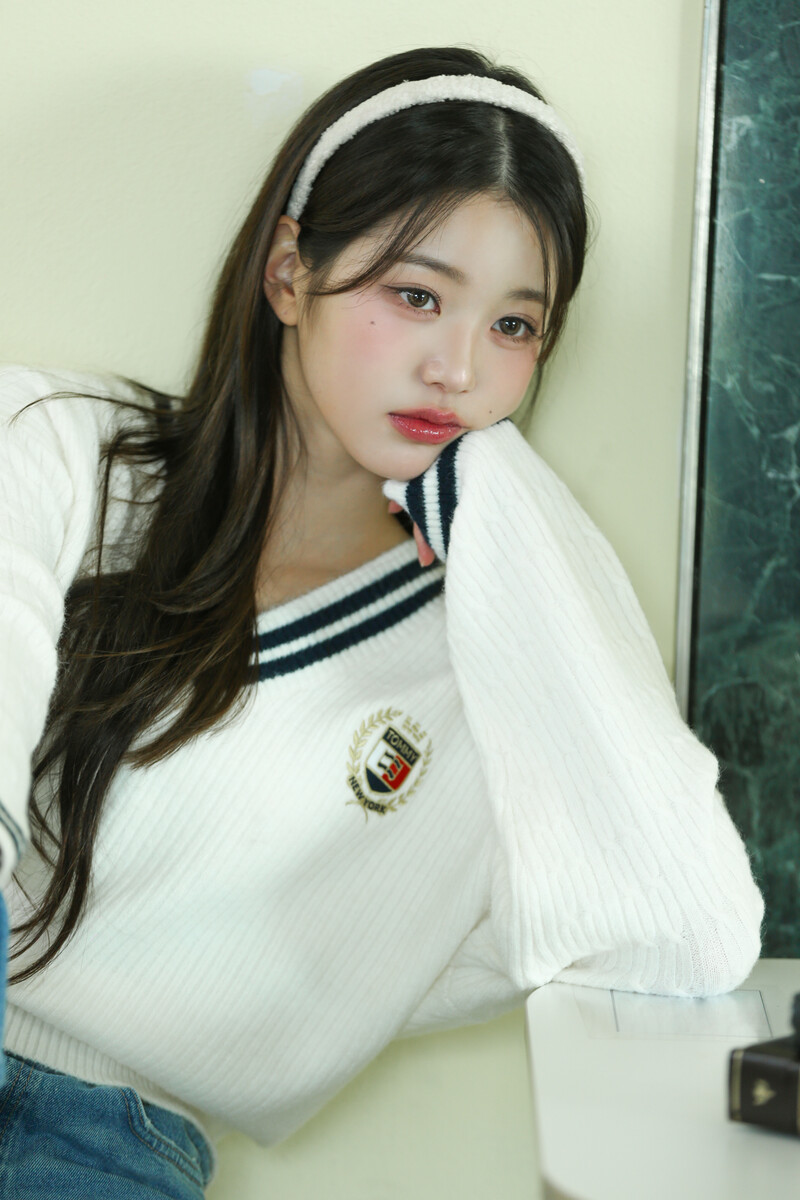 241009 Starship Entertainment Naver Post with IVE Wonyoung - Tommy Jeans Photoshoot Behind documents 11