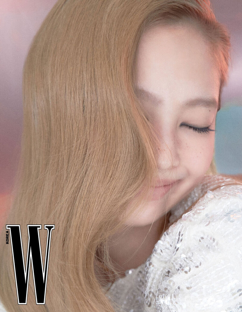 BLACKPINK Jennie for Chanel x W Korea July 2022 Issue documents 3