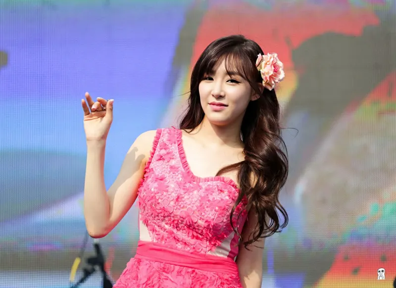 Tiffany955.jpg