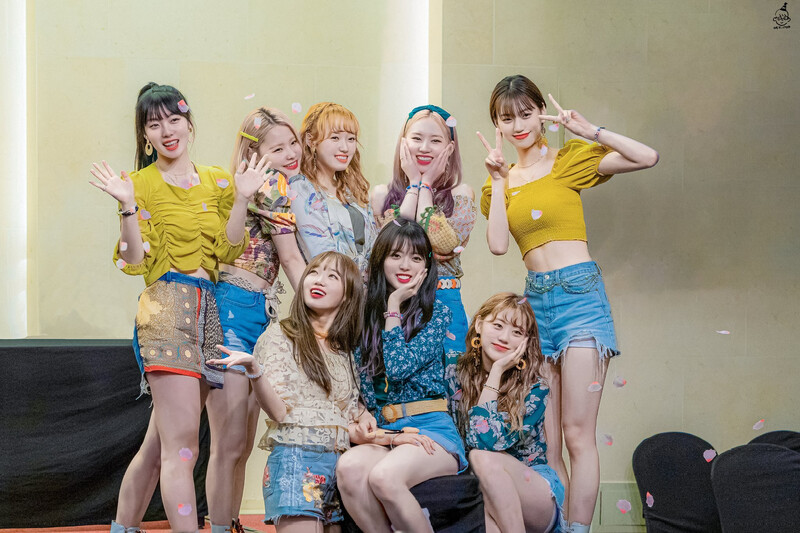 190825 Weki Meki at 'WEEK END LOL' Mapo Fansign documents 1