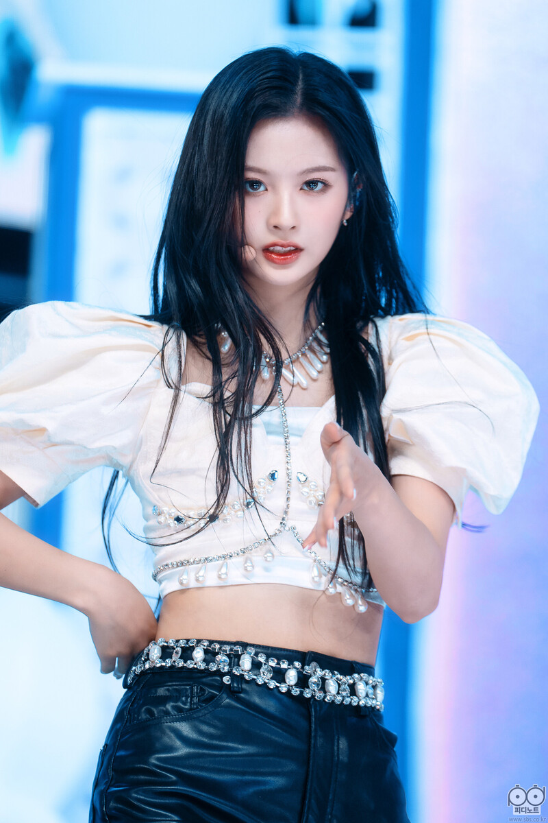 220925 NMIXX Sullyoon - 'DICE' at Inkigayo documents 1