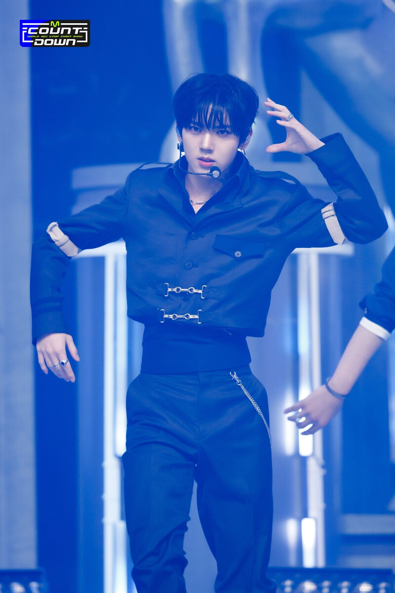 231109 ZEROBASEONE Yu Jin - "Crush" and "Melting Point" at M Countdown documents 5