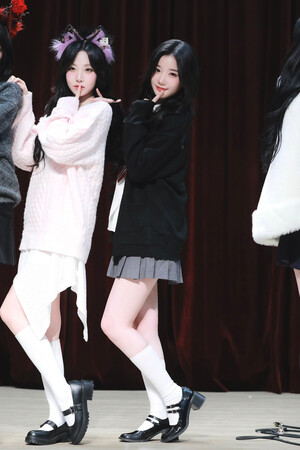 250117 tripleS YooYeon & NaKyoung at Fanmeeting