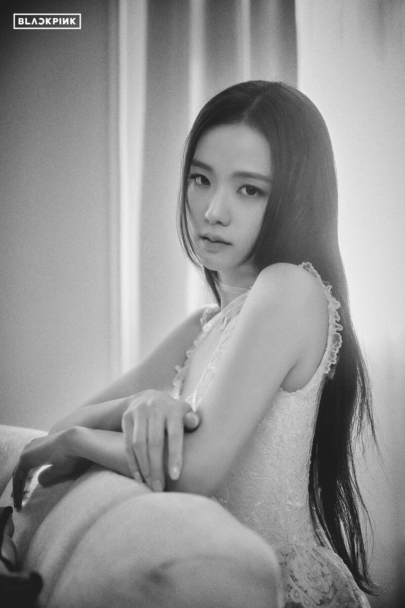 230417 BLACKPINK Weverse Update- JISOO 'FLOWER' Behind-The-Scenes documents 1