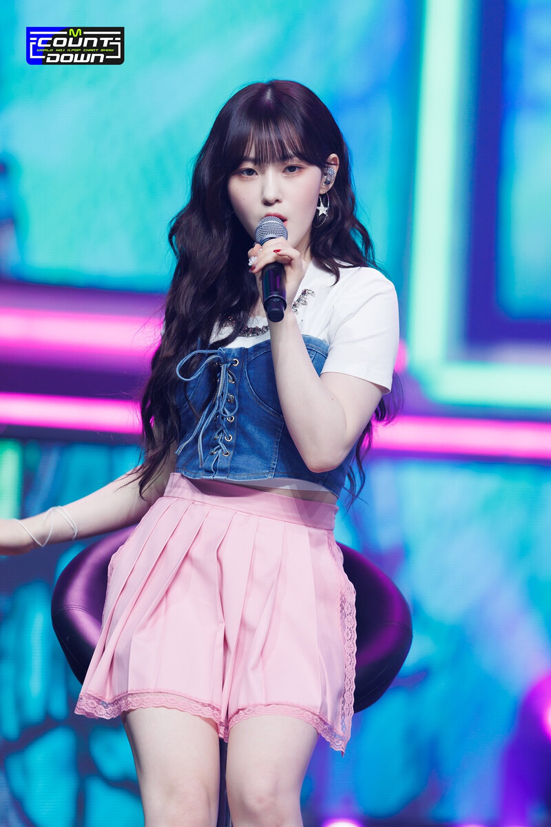 230420 Kep1er Chaehyun 'Giddy' at M Countdown documents 4