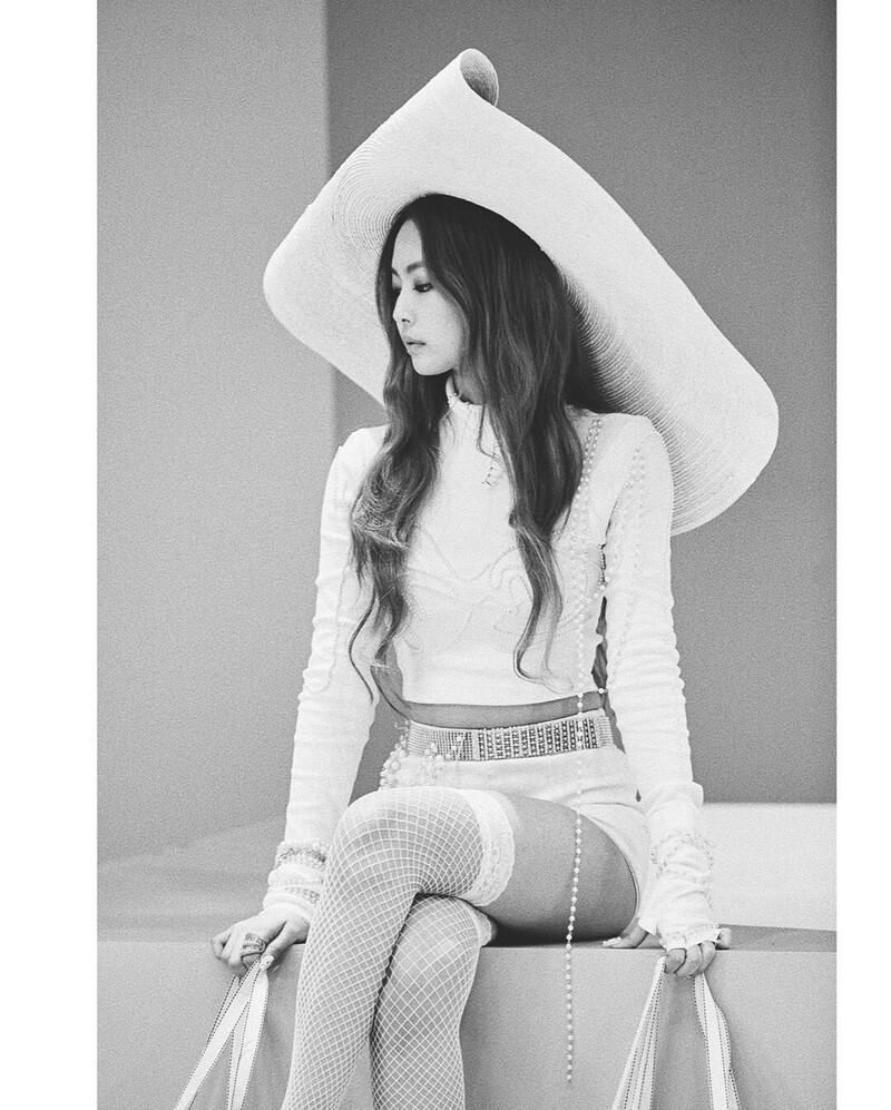 191113 JENNIE Instagram Update | kpopping