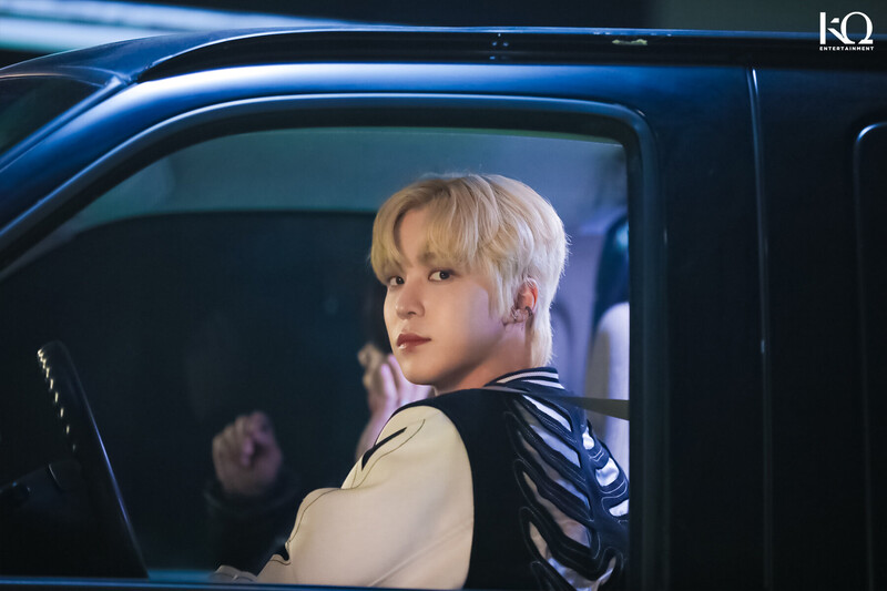 220220 - Naver - Don't Stop MV Behind The Scenes documents 8