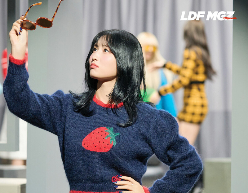 230712 - TWICE Behind the Scenes Photos from Lotte Duty Free CF Shoot documents 13