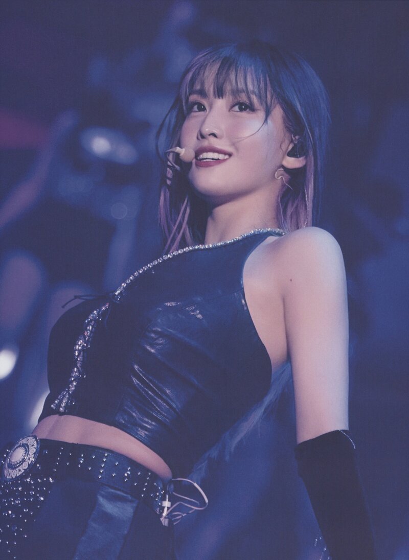 TWICE - 4th World Tour 'III' in Seoul DVD [SCANS] documents 19