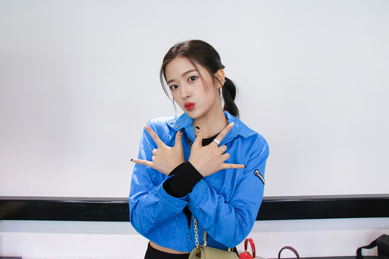 210731 Starship Naver Post - Yujin's Dazed Photoshoot Behind documents 2