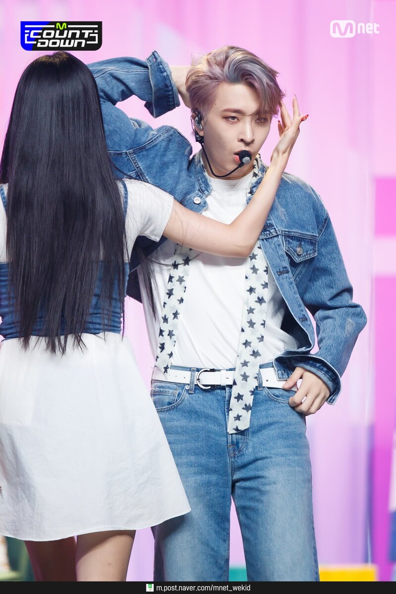 211007 Youngjae - 'Vibin' at M Countdown documents 25