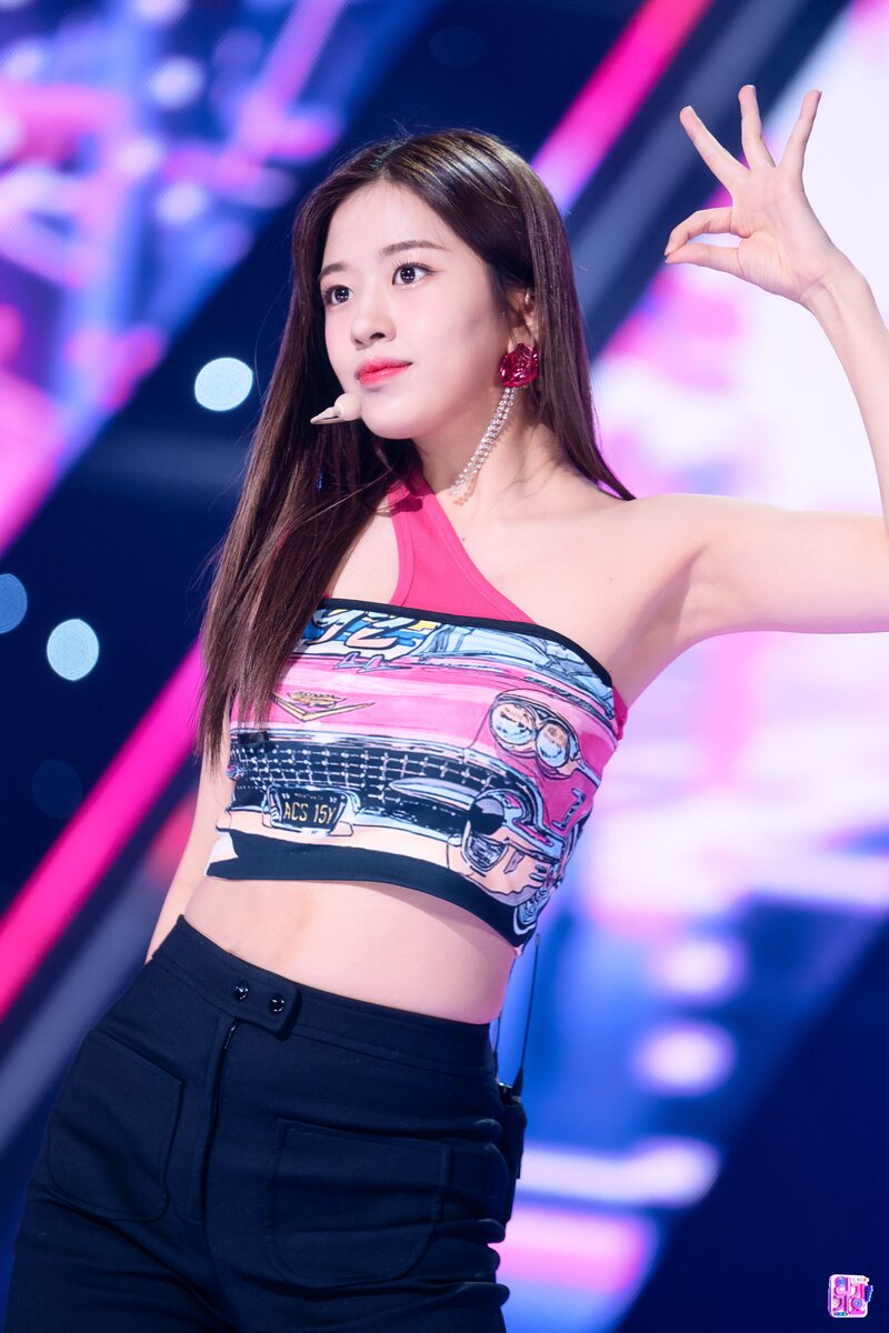 220918 IVE Yujin - 'After LIKE' at Inkigayo documents 1