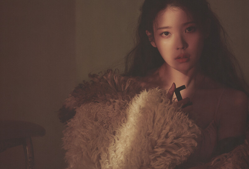 IU - 'LILAC' Photobook [SCANS] documents 9