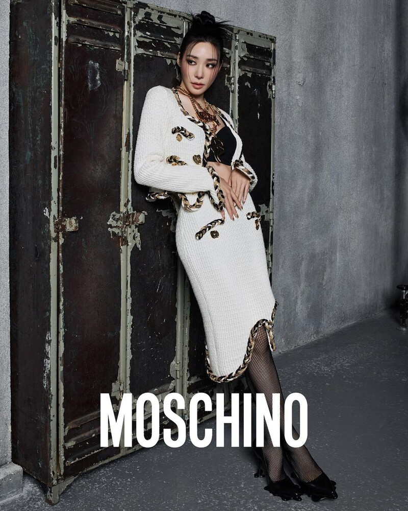 Tiffany Young for Moschino Muses 2023 documents 5