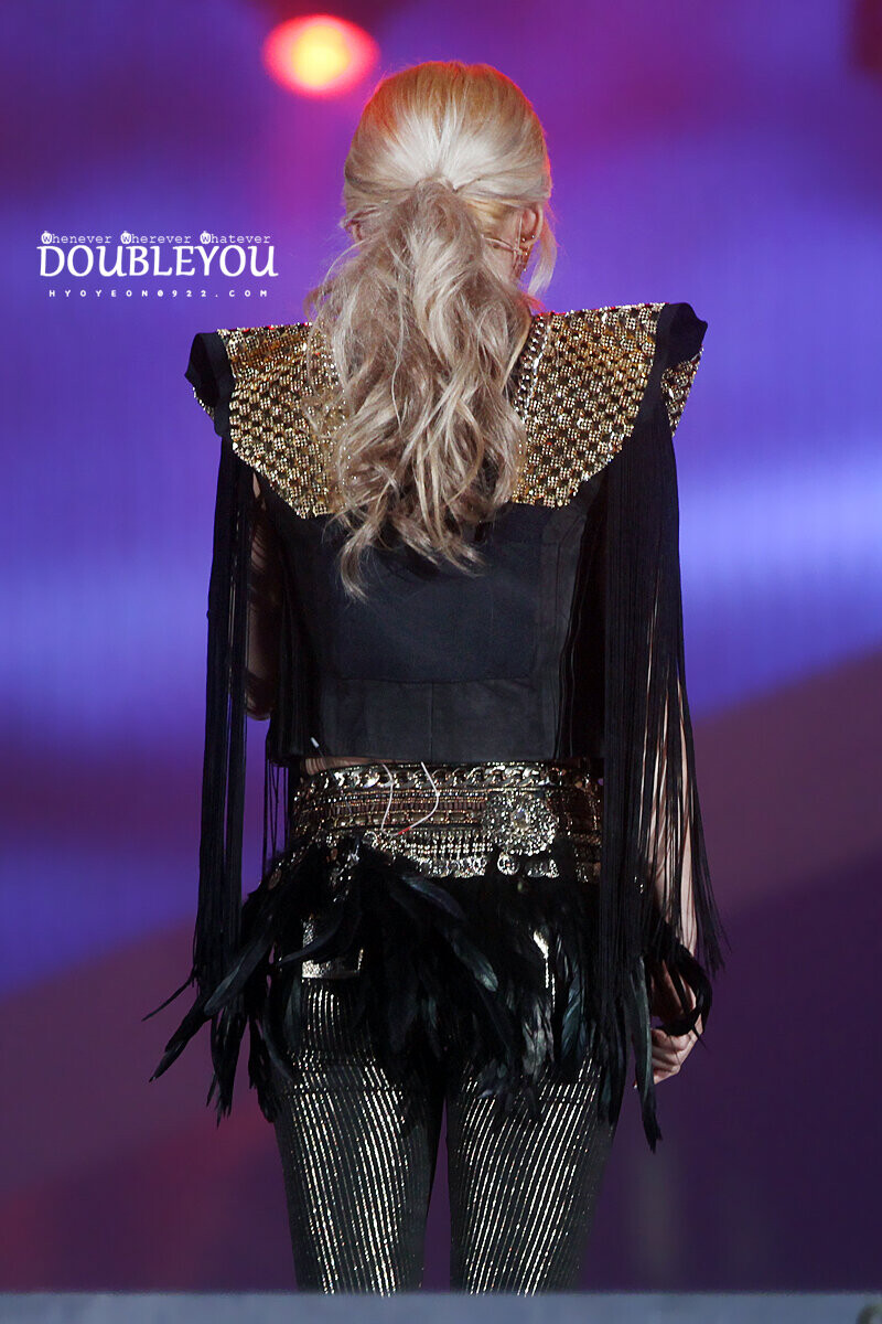 131229 Girls' Generation Hyoyeon at SBS Gayo Daejeon documents 7