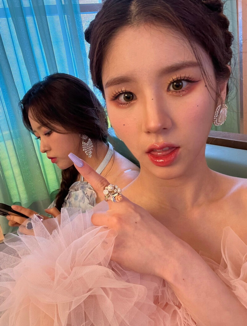 221124 LOONA Heejin Fab Update documents 8