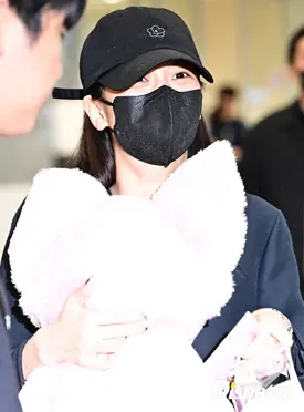 230522 BLACKPINK Jisoo at Incheon International Airport