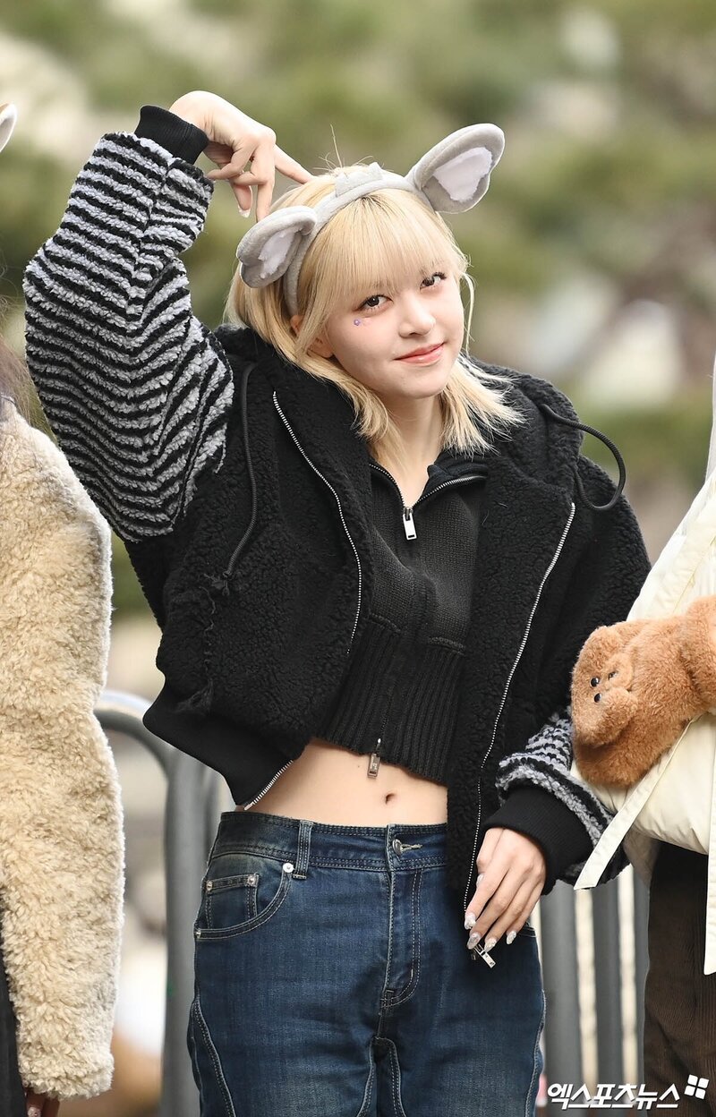 240202 NMIXX Lily - Music Bank Commute documents 1