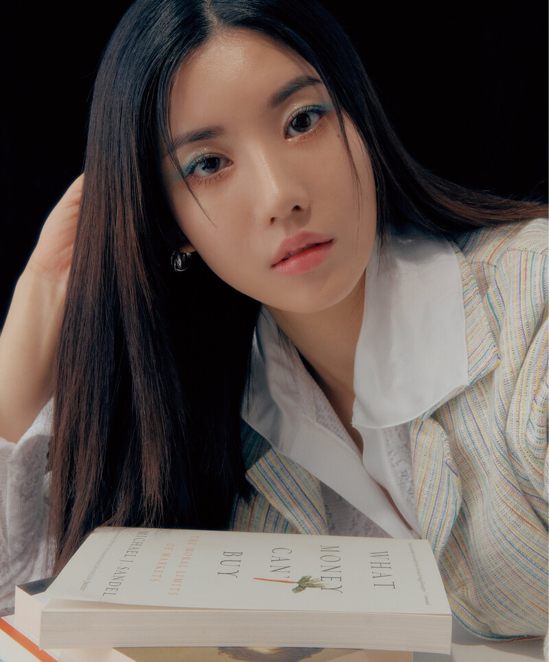 Kwon Eunbi for Singles Magazine August 2021 Issue documents 2