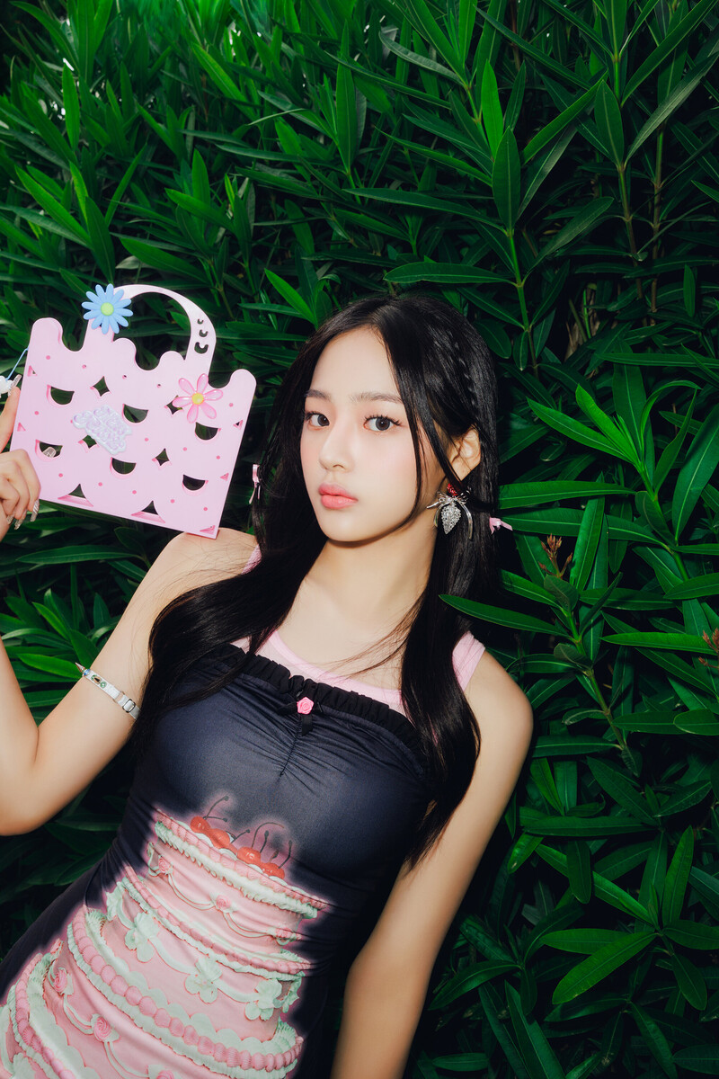 NewJeans - 'Get Up' 2nd EP Bunny Beach Bag ver. Photos documents 1