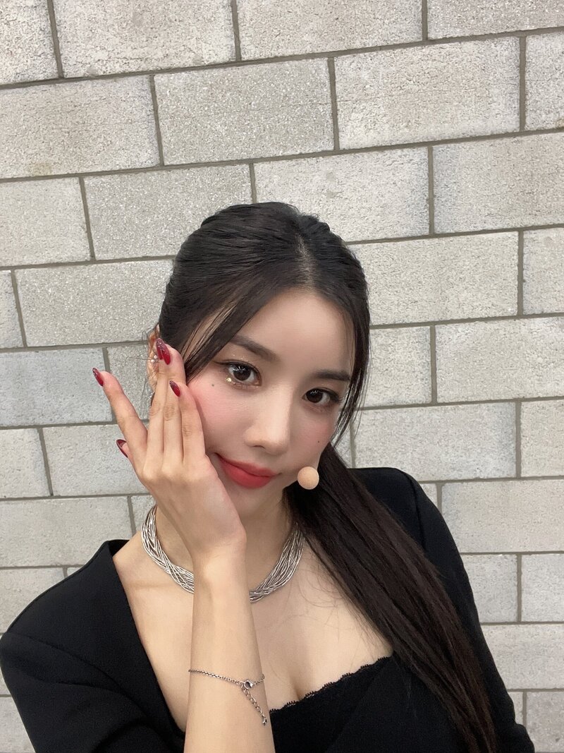 210907 Kwon Eunbi SNS Update at The Show documents 1