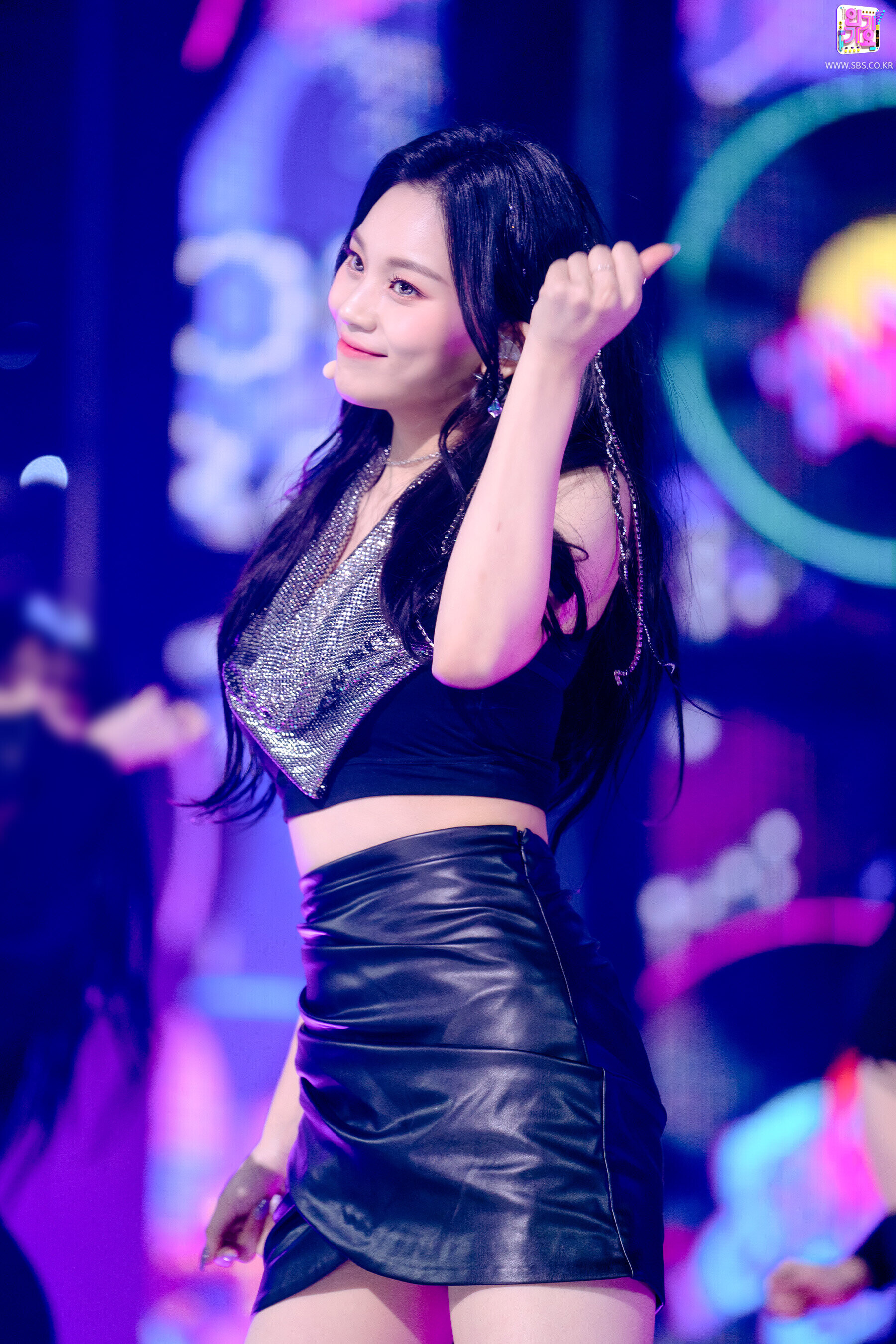 220227 VIVIZ Umji - 'BOP BOP!' at Inkigayo | kpopping