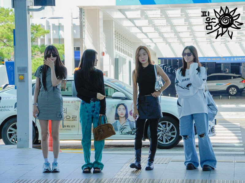 230908 APINK at Incheon international airport documents 2