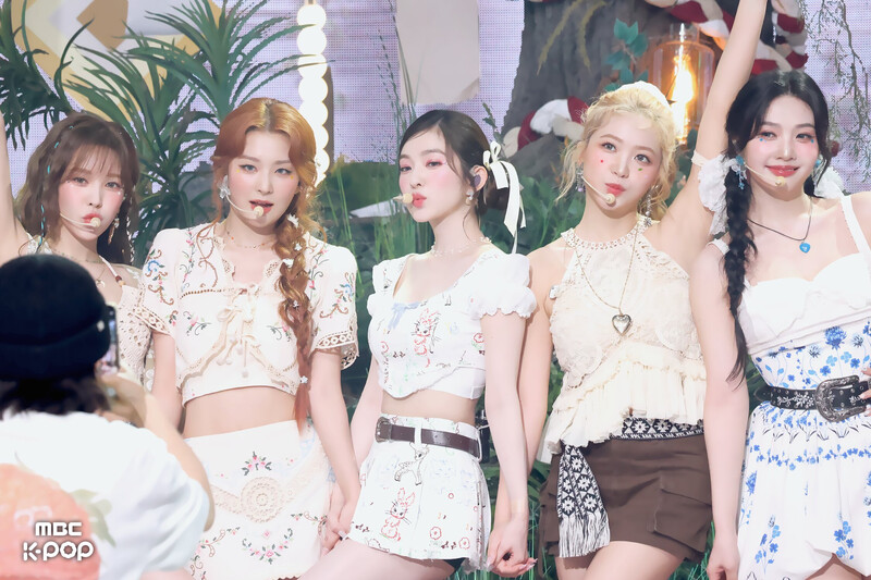 240706 Red Velvet - 'Cosmic' at Music Core documents 2