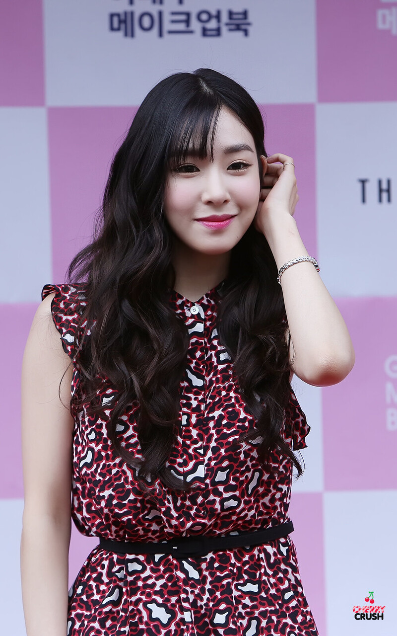 150602 Girls' Generation Tiffany at Girl Group Makeup Book Release Event documents 2