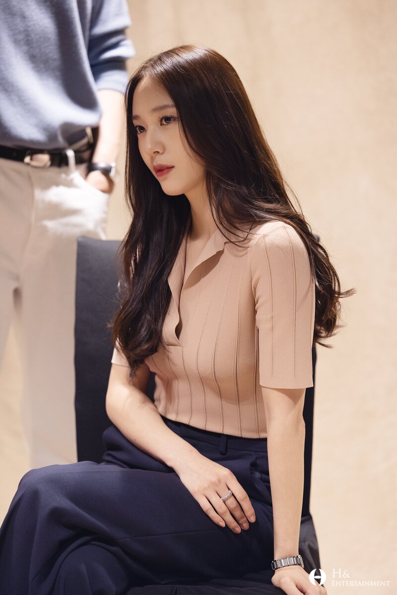 210619 H& Naver Post - 'Sweet and Sour' Interview Photos documents 15