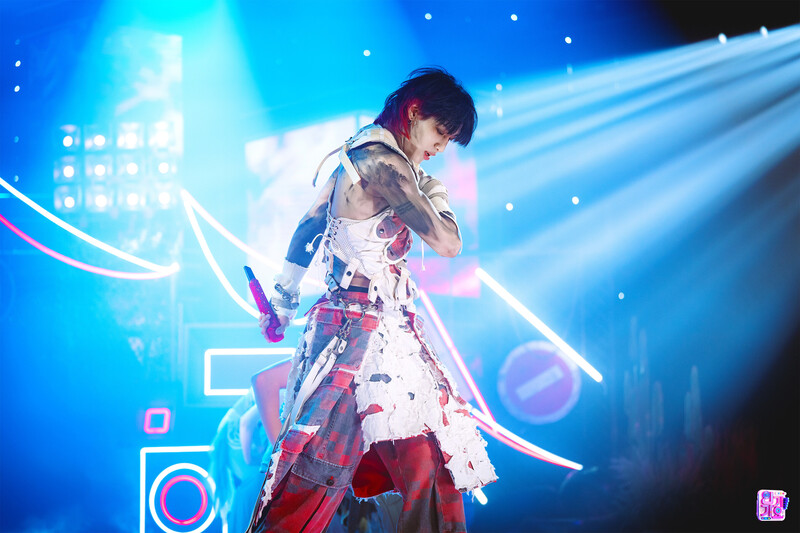 240811 Bambam - 'Last Parade' at Inkigayo documents 2