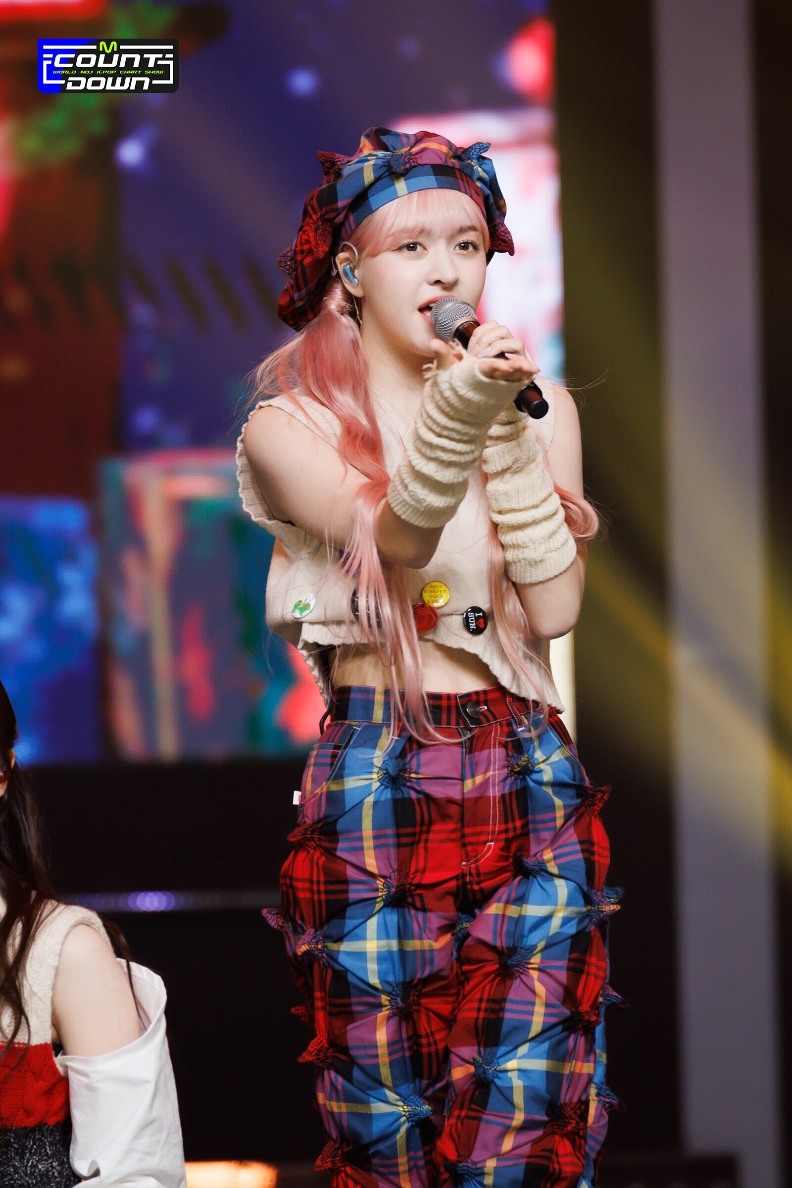 221229 NMIXX Lily 'Funky Glitter Christmas' at M Countdown | kpopping