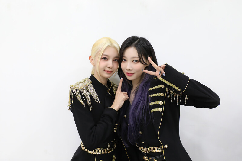 221209 Dreamcatcher Naver Post - 'VISION' Activities Behind 2 documents 1