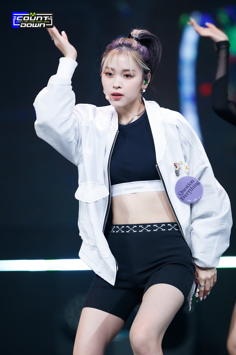 211014 ITZY - 'SWIPE' at M Countdown documents 12