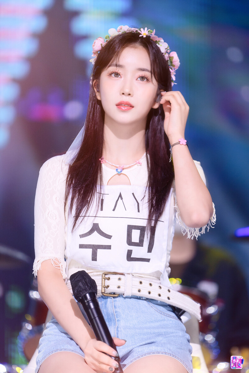 220807 STAYC Sumin 'BEAUTIFUL MONSTER' at Inkigayo documents 15