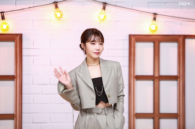 211026 IST Naver post - Apink EUNJI 'Work later, Drink now' drama Production Presentation behind documents 2